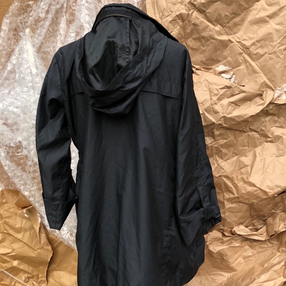 Ruffle Hooded Light Rain Jacket - Picture 4 of 7